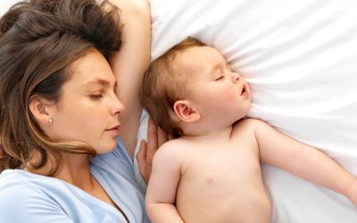 Együtt Alvás vagy Külön Alvás a Babával